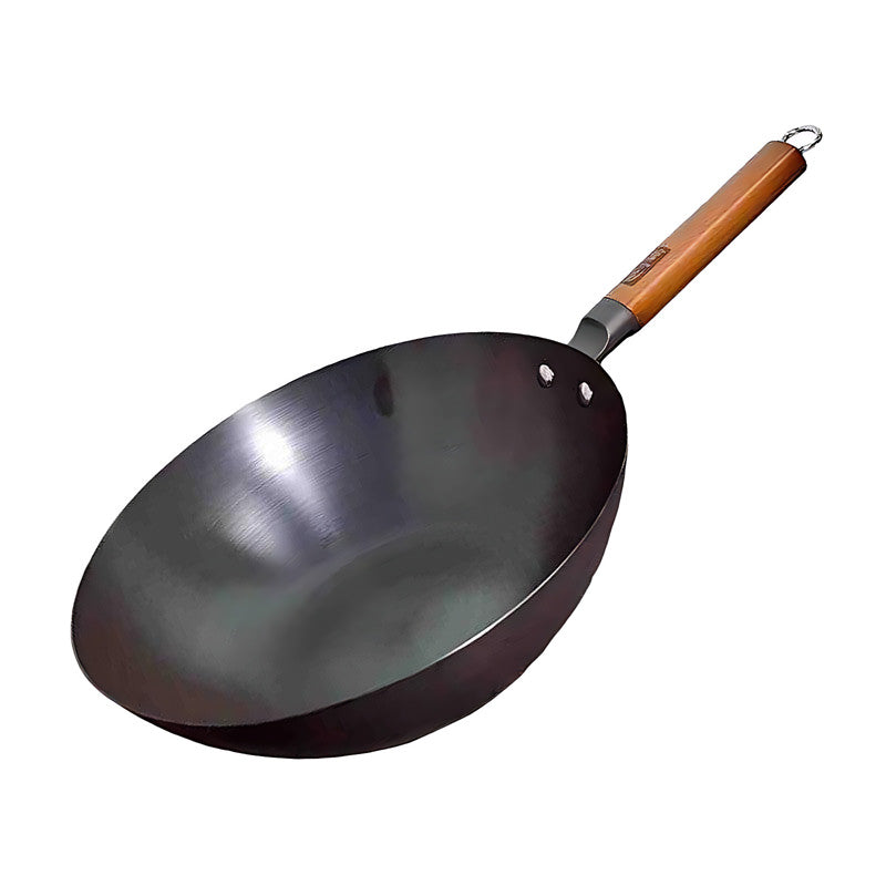 Nitrided iron flat pan with wooden handle, durable and rust-resistant.